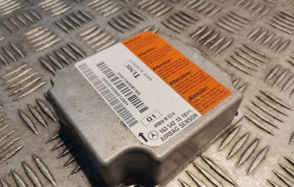 Mercedes-Benz ML W163 Airbag control unit/module 1635421318