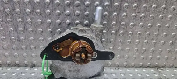 Mercedes-Benz C W204 Vacuum pump S27705180 A2712301665