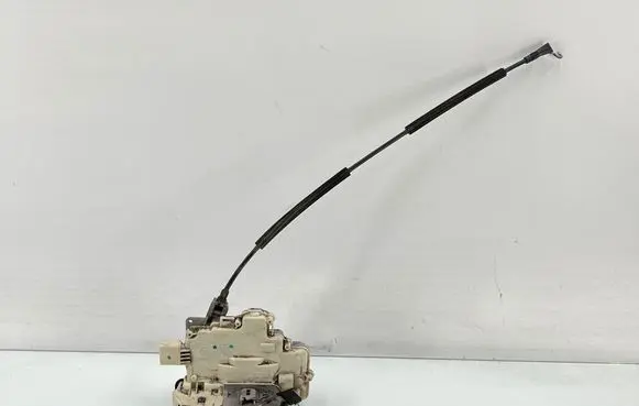 Seat Altea XL Rear door lock