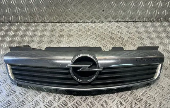 Opel Zafira B Front grill 13157590