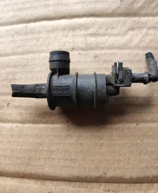 Volvo S70 V70 V70 XC Vacuum valve 31104896