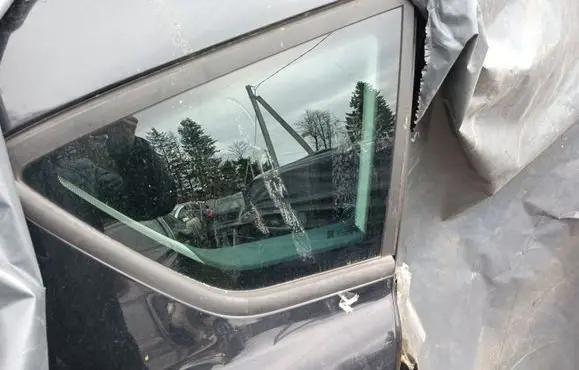 Ford C-MAX II Rear side window