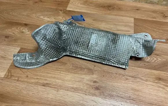 Renault Megane III Exhaust heat shield 483820006R