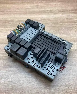Volvo V70 Fuse module 9452778 00W304