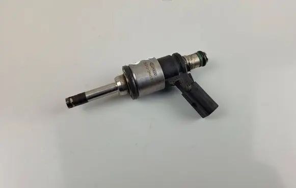 KIA Sportage Fuel injector 353102M417 9041090015