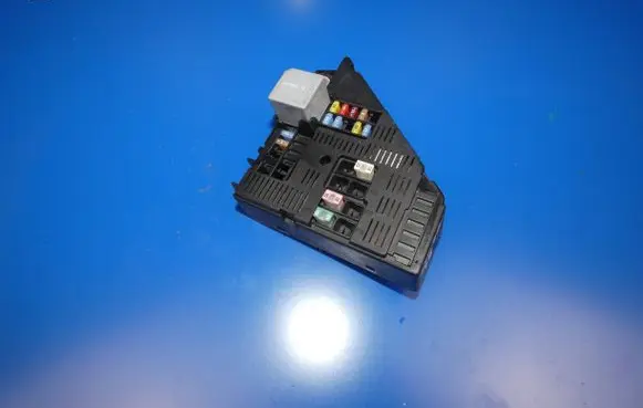 Volvo XC90 Fuse module 31473569 D00MB 16011