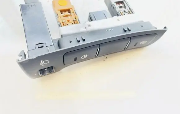 KIA Carens II Headlight level height control switch 202002962