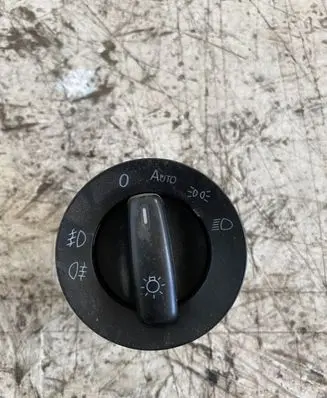Volkswagen PASSAT B6 Light switch