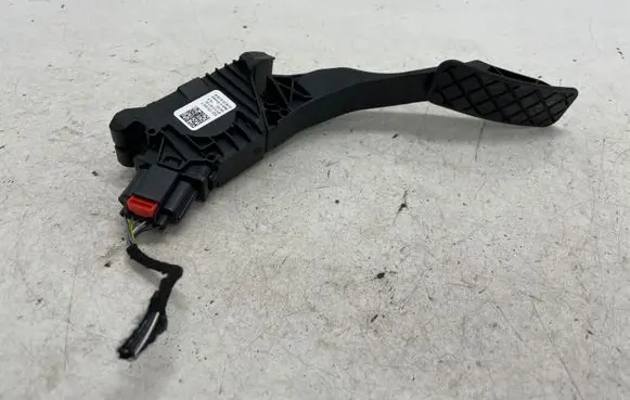 Skoda Octavia Mk4 Accelerator throttle pedal 5Q2723503F