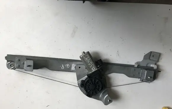 Dacia Sandero Front door window regulator with motor 8200733828 9030256