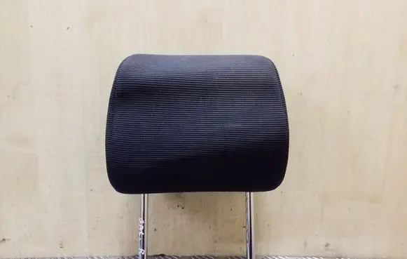 Toyota Corolla Verso E121 Front seat headrest 