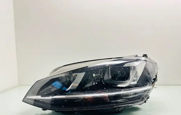 Volkswagen Golf VII Headlight/headlamp 90045127