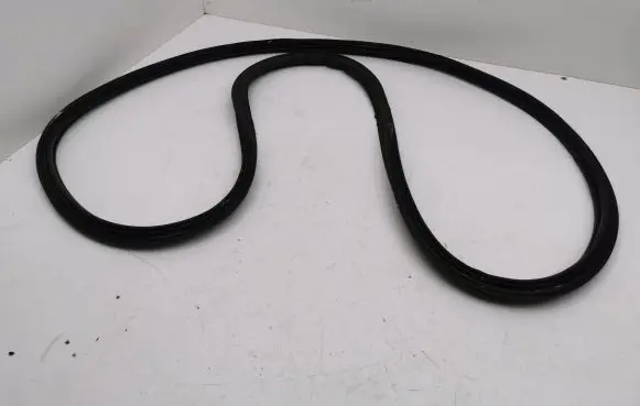 Trunk rubber seal (body)