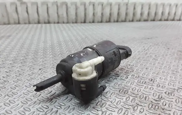 Renault Scenic I Windscreen/windshield washer pump 7700821782