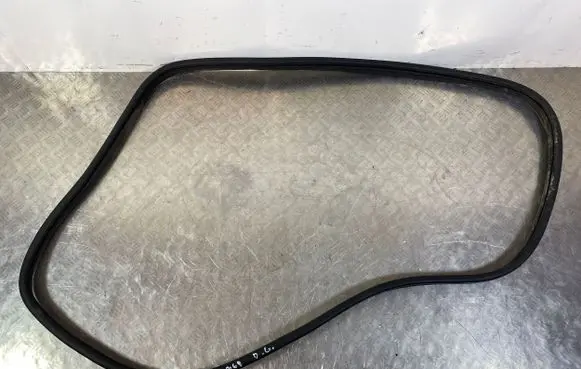 KIA Sorento IV Rear door rubber seal (on body) 