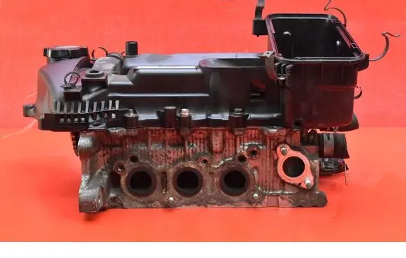 Toyota Aygo AB10 Engine head 