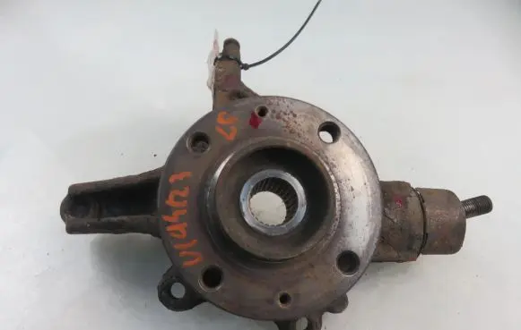 Peugeot 308 Front wheel hub spindle knuckle