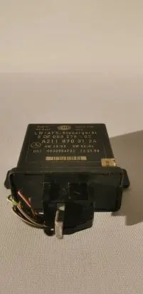 Mercedes-Benz E W211 Light module LCM A2118703126 5DF00827802
