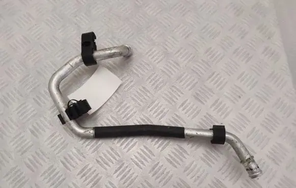 Engine coolant pipe/hose