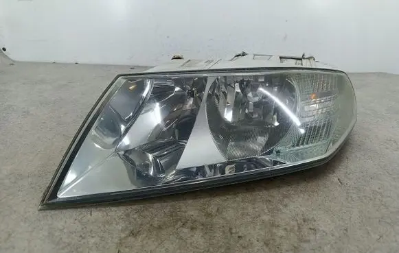 Skoda Octavia Mk2 (1Z) Headlight/headlamp 