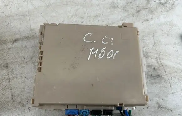 Citroen C1 Fuse module 827300H050A 6E181191