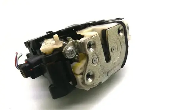 Mitsubishi Outlander Rear door lock