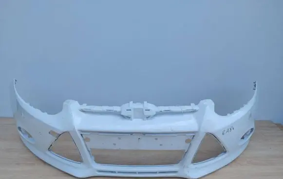 Ford Focus Front bumper BM5117757A