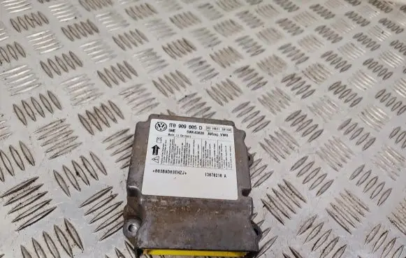Volkswagen Touran I Airbag control unit/module 1T0909605D