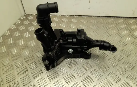 Skoda Octavia Mk4 Thermostat/thermostat housing 05L121111Q