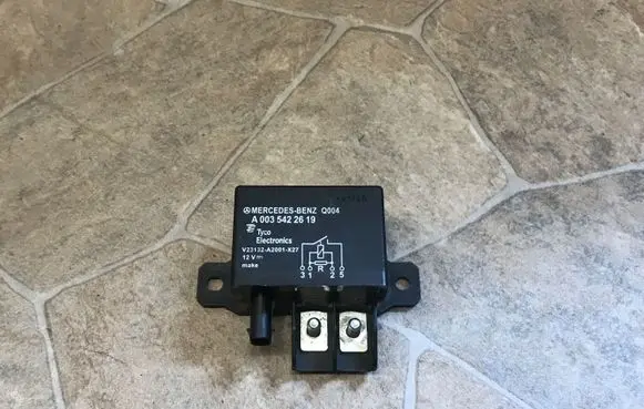 Mercedes-Benz C W204 Other relay A0035422619