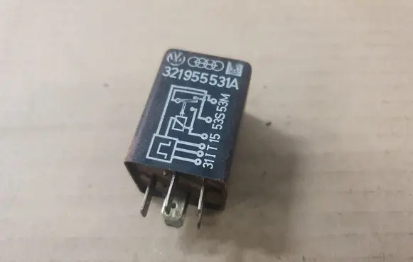 Volkswagen Golf I Other relay 321955531A