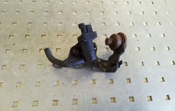 Nissan X-Trail T31 Turbo solenoid valve 8200762597