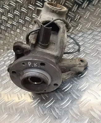 Peugeot 208 Front wheel hub
