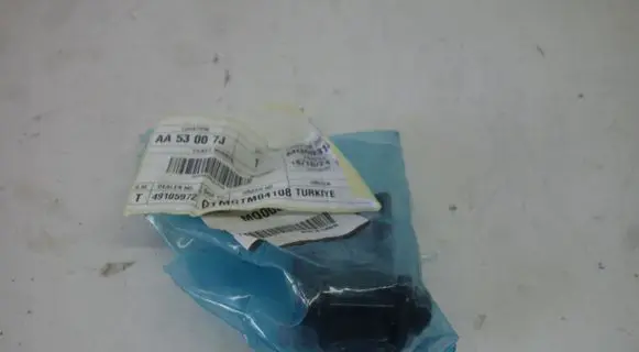 Mitsubishi Carisma Loading door hinge set MQ003142