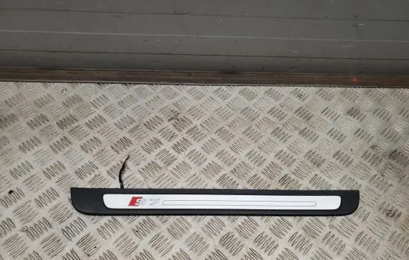 Audi A7 S7 4G Front sill trim cover 4G8947406D