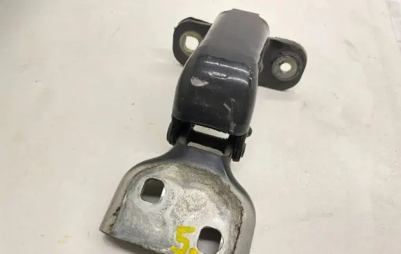 Opel Vivaro Front door upper hinge 311772H GM66380B