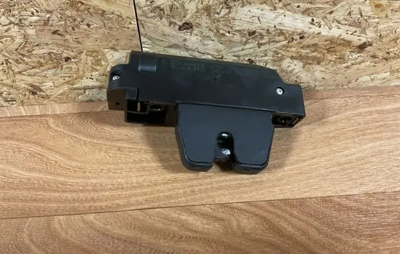 Citroen C4 I Tailgate exterior lock 9652301980 0406079WHH