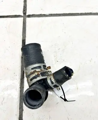 Toyota RAV 4 (XA40) Engine coolant pipe/hose 
