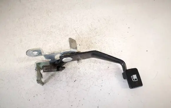 Suzuki SX4 S-Cross Fuel tank opening switch 