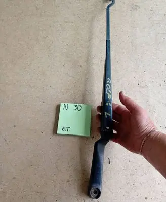 Volkswagen Golf IV Front wiper blade arm 1J1955409A