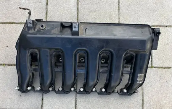 BMW 5 E60 E61 Intake manifold 7790700 7790701