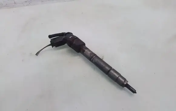 Mitsubishi Colt Fuel injector A6400700787