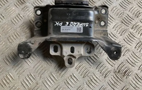 Skoda Superb B8 (3V) Engine mount bracket 5Q0199555BJ