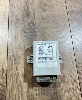 Mercedes-Benz E W211 Airbag control unit/module A2118204026 40017056