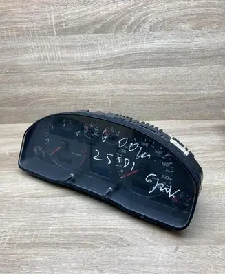 Audi A6 S6 C5 4B Speedometer (instrument cluster) 4B0920932K 110008948