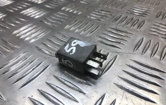 Volkswagen PASSAT B6 Other relay 1K0951253