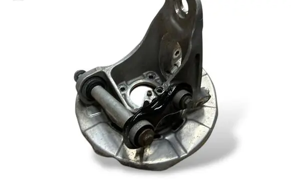 BMW X6M F86 Rear wheel hub spindle/knuckle 6770989 6879101 33326879101