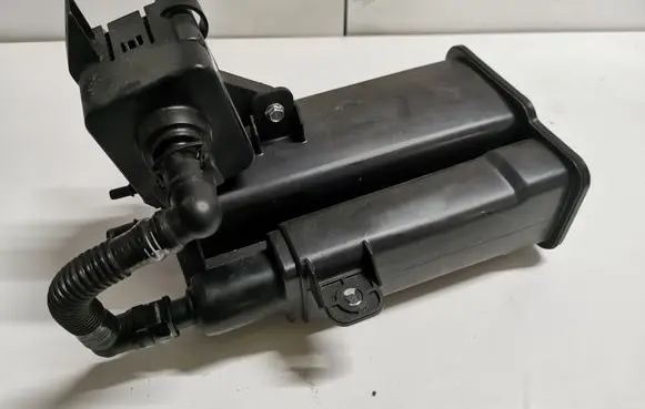 Subaru Outback (BS) Active carbon filter fuel vapour canister 
