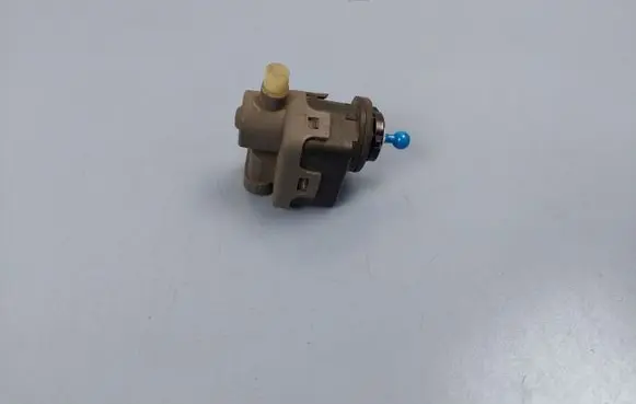 Headlight level adjustment motor