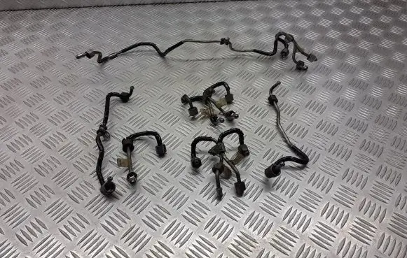 Citroen C5 Fuel injector supply line/pipe 